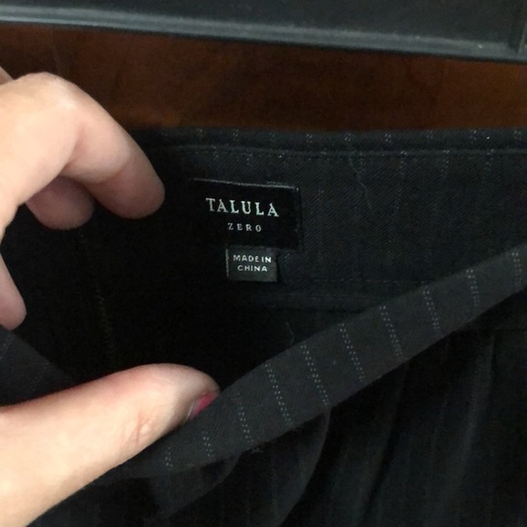 Talula, pin stripe mini skirt, size 0- never worn! - Picture 3 of 4